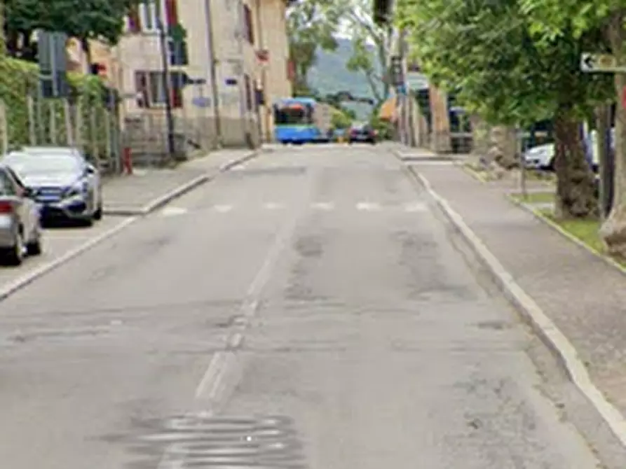 Immagine 6 di Appartamento in vendita  in Largo Giulio Cesare a Varano Borghi