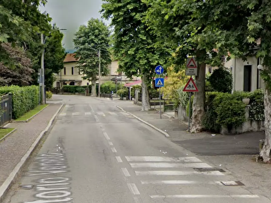 Immagine 7 di Appartamento in vendita  in Largo Giulio Cesare a Varano Borghi