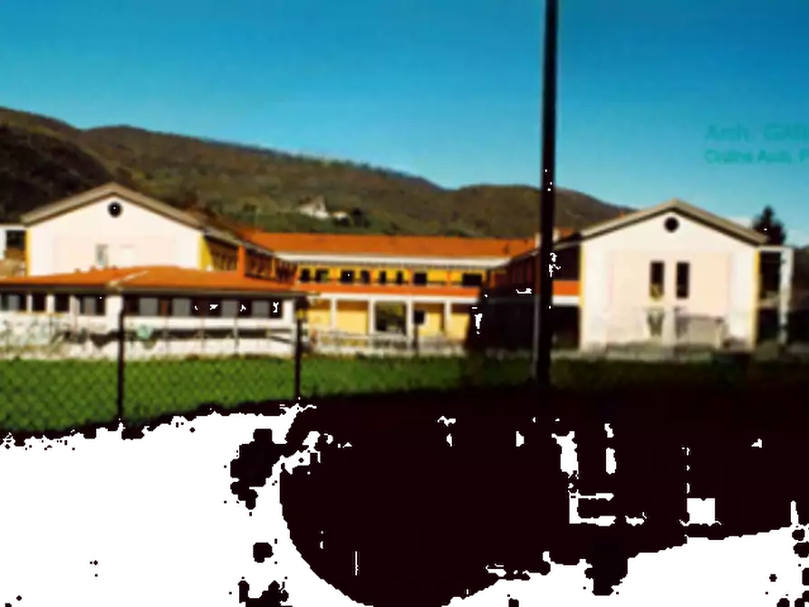 Immagine 4 di Negozio in vendita  in Via degli Alpini  a Bisuschio