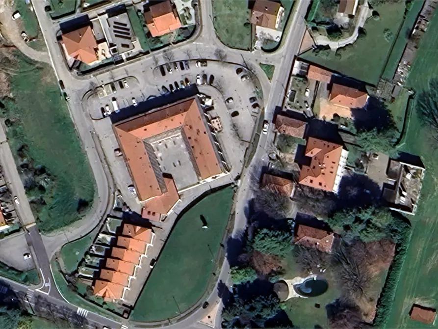 Immagine 7 di Negozio in vendita  in Via degli Alpini  a Bisuschio