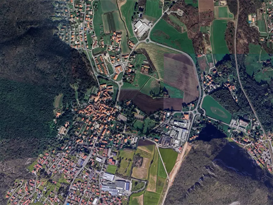 Immagine 9 di Negozio in vendita  in Via degli Alpini  a Bisuschio