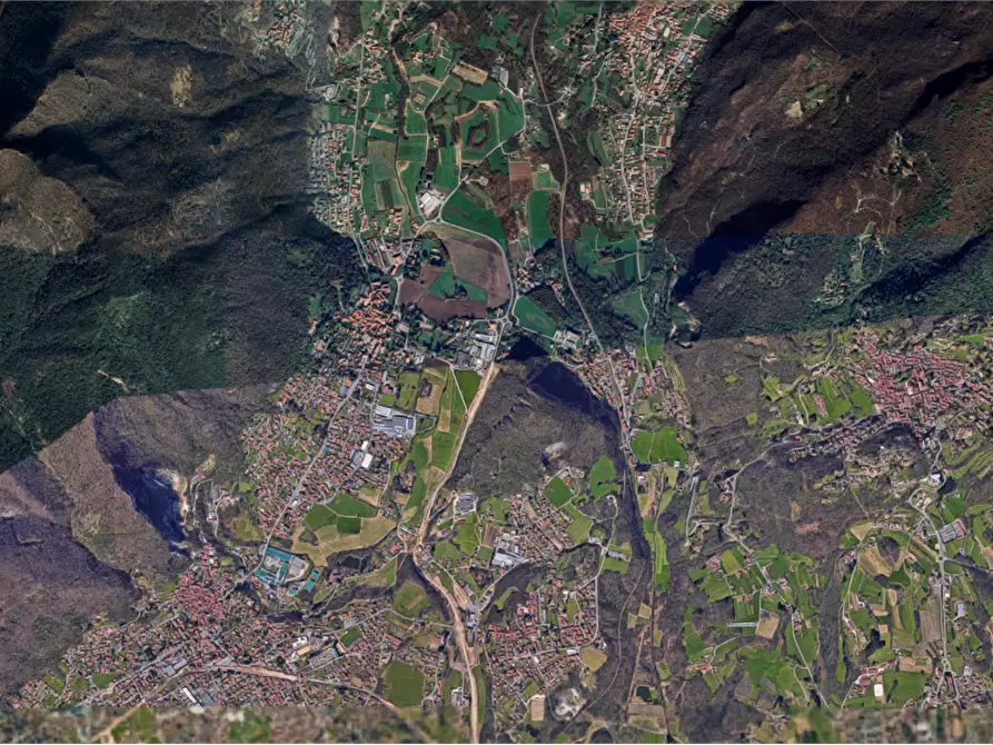 Immagine 10 di Negozio in vendita  in Via degli Alpini  a Bisuschio