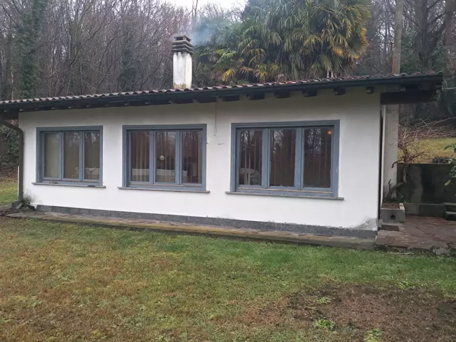 Immagine 1 di Casa indipendente in vendita  in Via Roncaccio a Cocquio-Trevisago