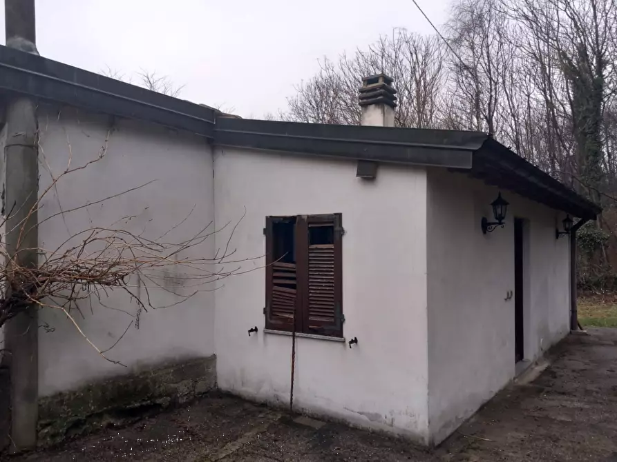 Immagine 4 di Casa indipendente in vendita  in Via Roncaccio a Cocquio-Trevisago