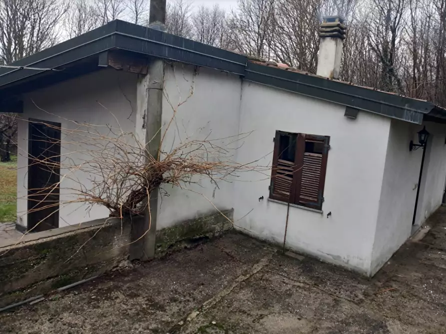 Immagine 5 di Casa indipendente in vendita  in Via Roncaccio a Cocquio-Trevisago