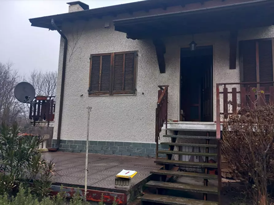 Immagine 9 di Casa indipendente in vendita  in Via Roncaccio a Cocquio-Trevisago