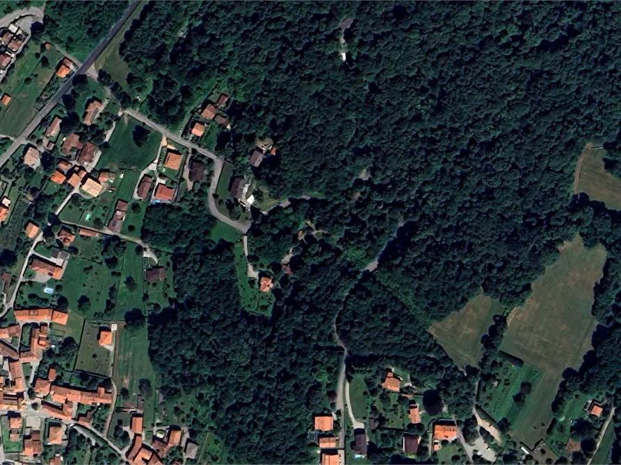 Immagine 14 di Casa indipendente in vendita  in Via Roncaccio a Cocquio-Trevisago