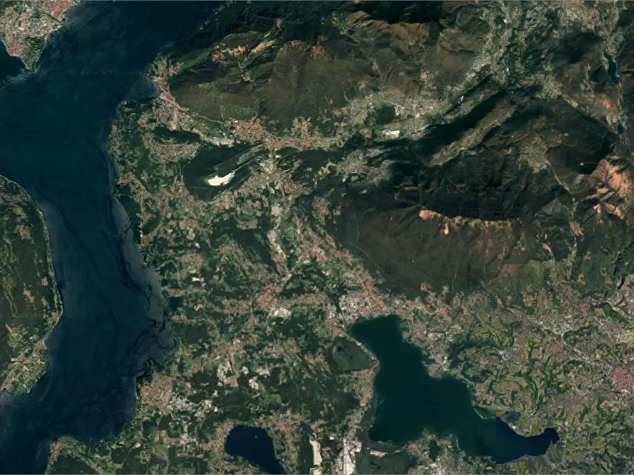 Immagine 18 di Casa indipendente in vendita  in Via Roncaccio a Cocquio-Trevisago