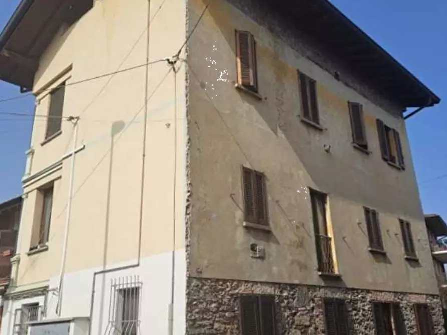 Immagine 2 di Appartamento in vendita  in Via Roma a Brebbia