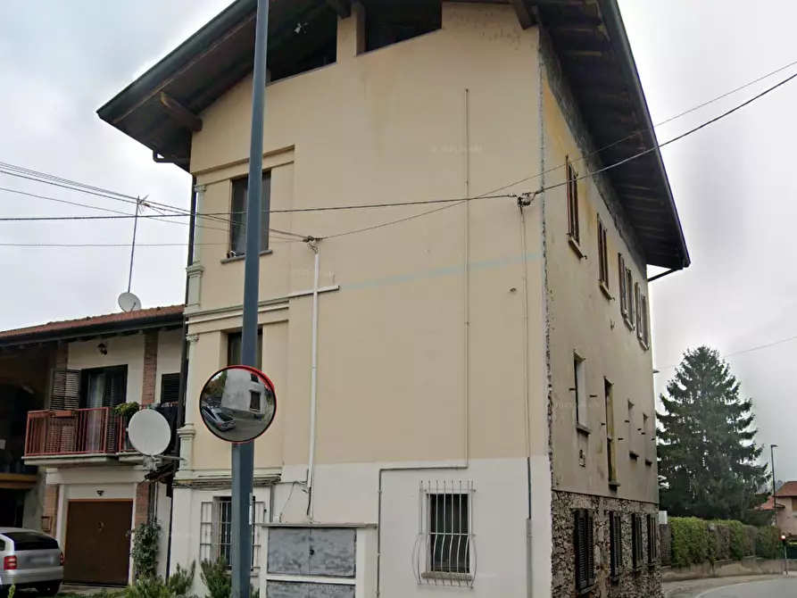 Immagine 5 di Appartamento in vendita  in Via Roma a Brebbia