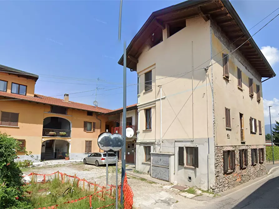 Immagine 9 di Appartamento in vendita  in Via Roma a Brebbia