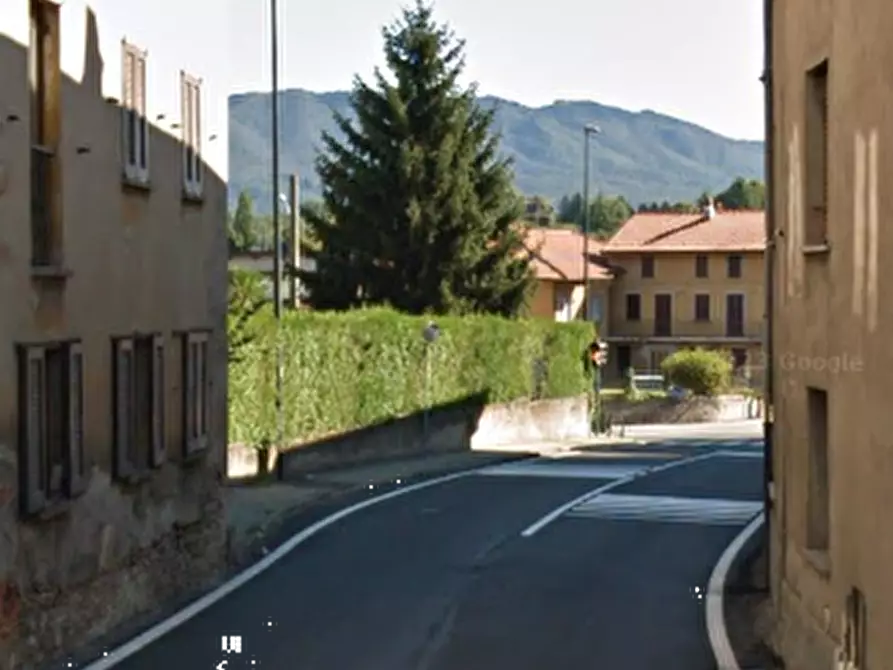 Immagine 12 di Appartamento in vendita  in Via Roma a Brebbia