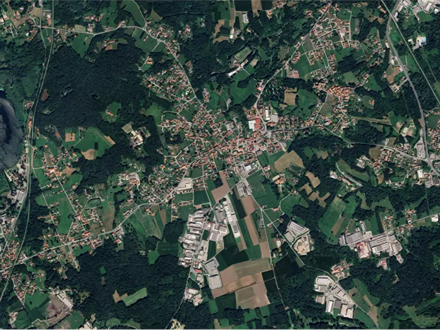 Immagine 17 di Appartamento in vendita  in Via Roma a Brebbia