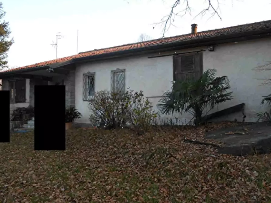 Immagine 1 di Villa in vendita  in Via Abbiba  a Brusimpiano