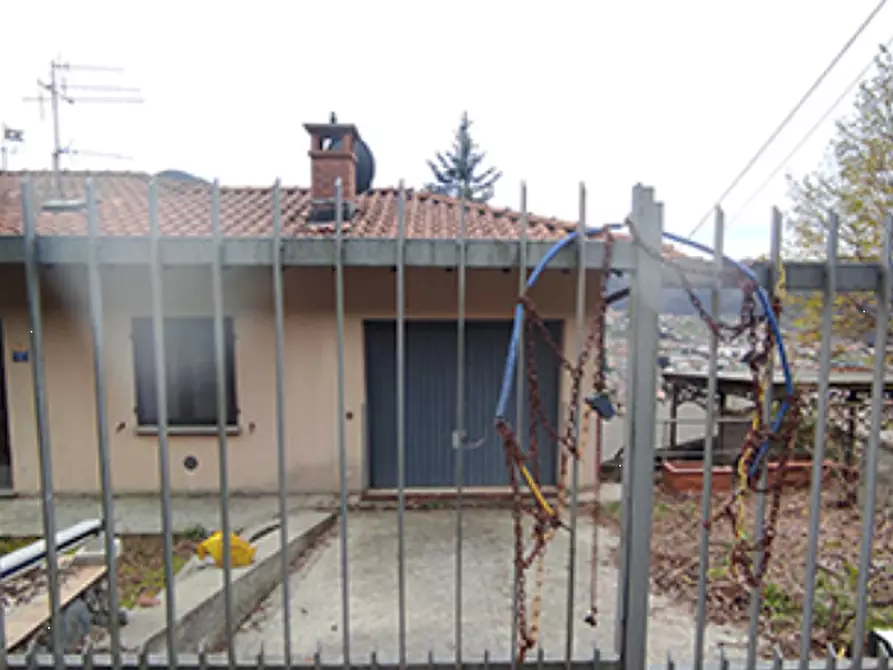 Immagine 4 di Villa in vendita  in Via Albarotti a Gandino