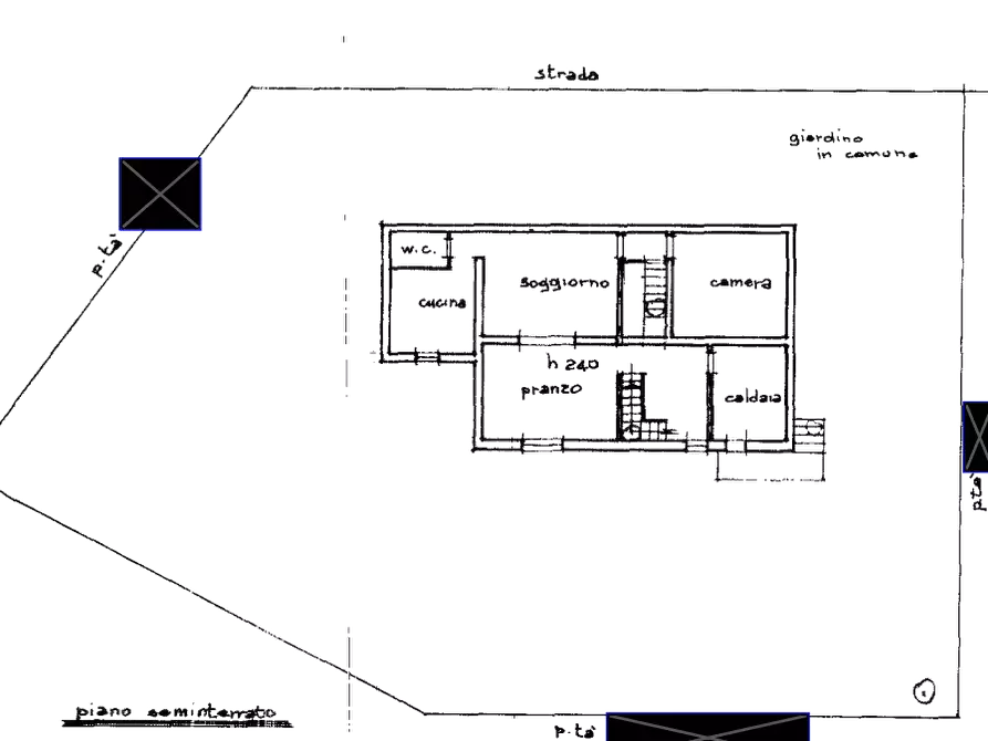 Immagine 12 di Villa in vendita  in Via Albarotti a Gandino