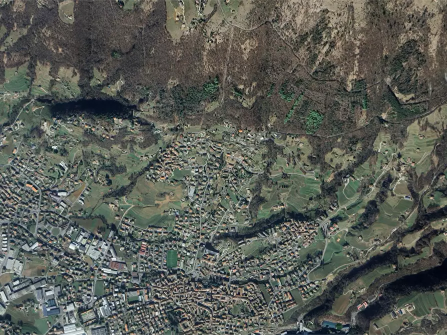 Immagine 19 di Villa in vendita  in Via Albarotti a Gandino