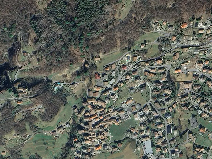 Immagine 21 di Villa in vendita  in Via Albarotti a Gandino