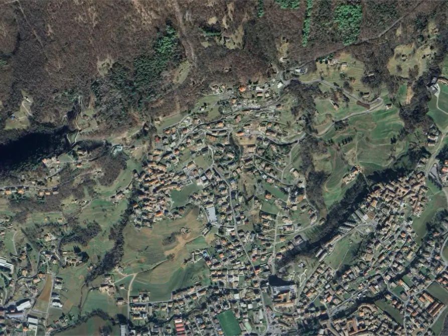 Immagine 22 di Villa in vendita  in Via Albarotti a Gandino