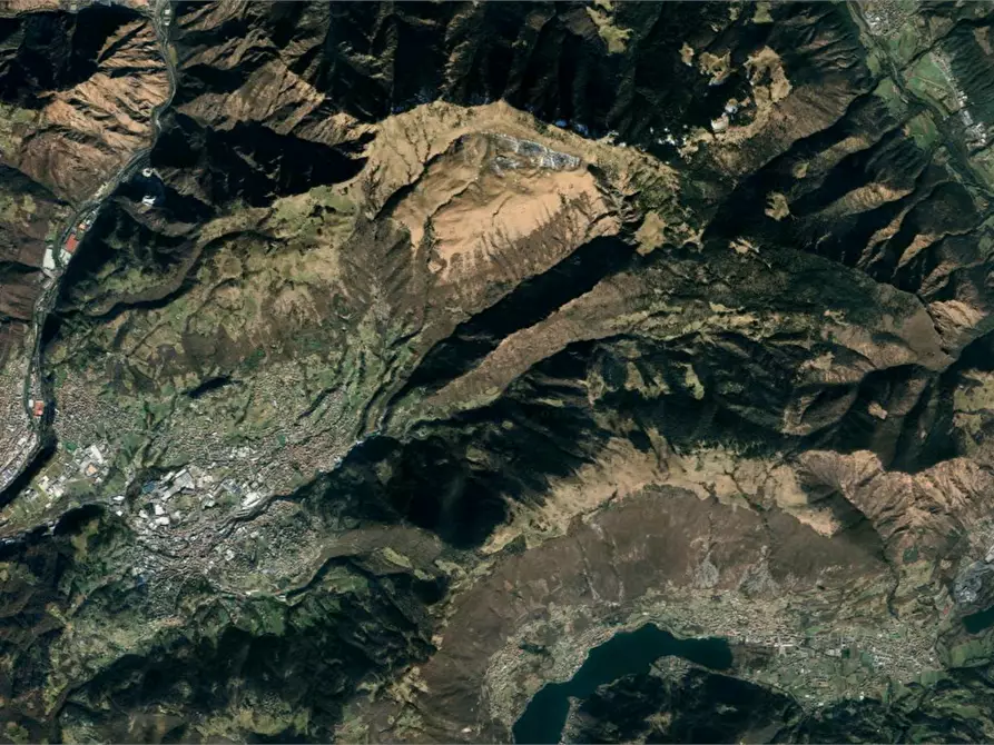 Immagine 24 di Villa in vendita  in Via Albarotti a Gandino