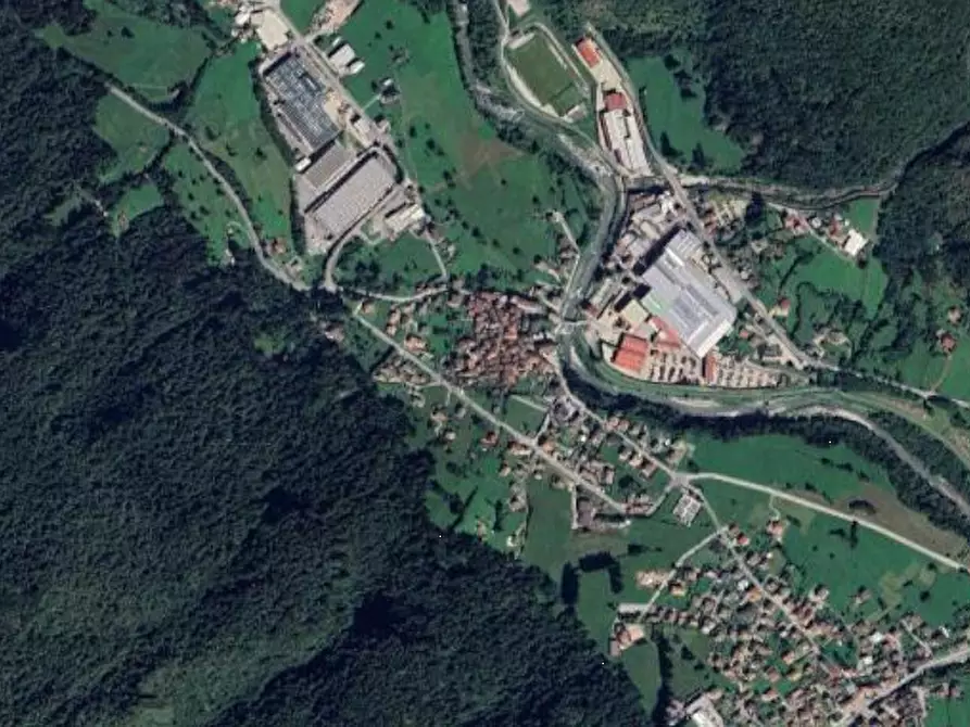 Immagine 2 di Magazzino in vendita  in Via Alessandro Volta a Cortenova