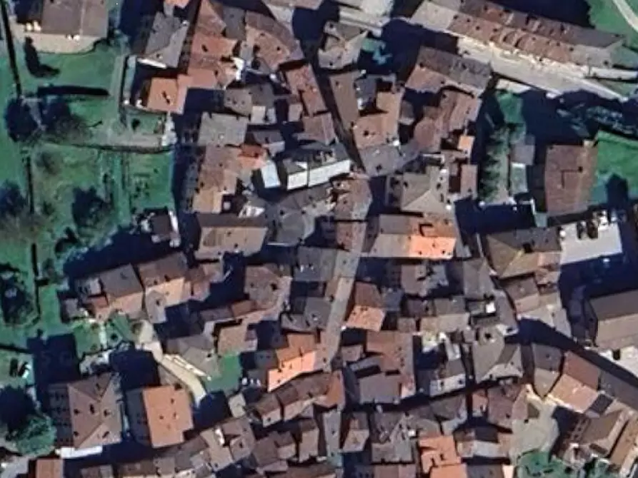 Immagine 1 di Magazzino in vendita  in Via Alessandro Volta a Cortenova