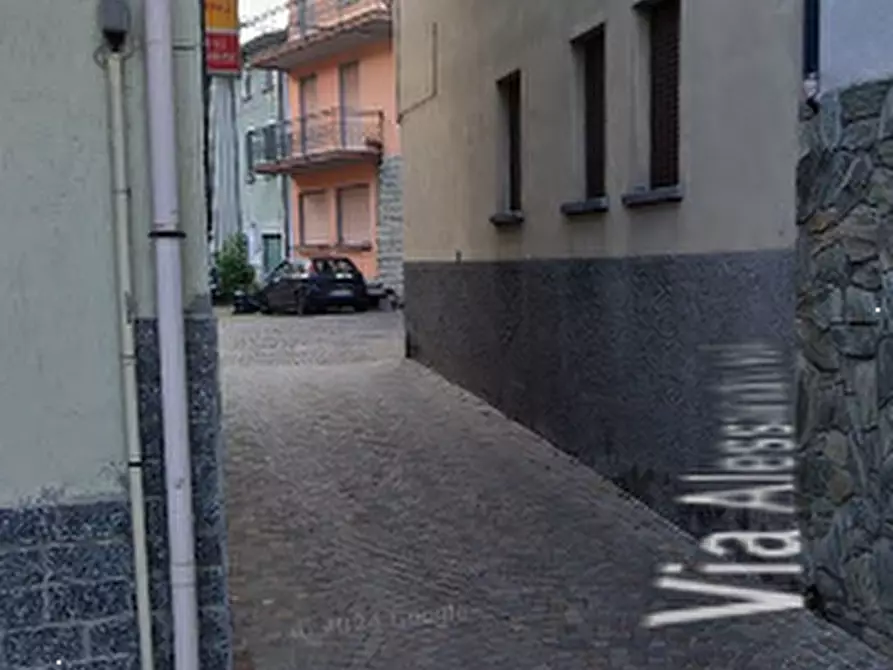 Immagine 4 di Magazzino in vendita  in Via Alessandro Volta a Cortenova