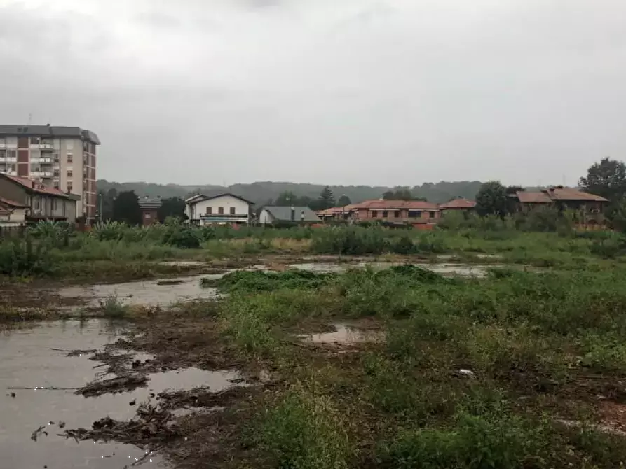 Immagine 2 di Terreno edificabile in vendita  in Via Luigi Cadorna a Carugo