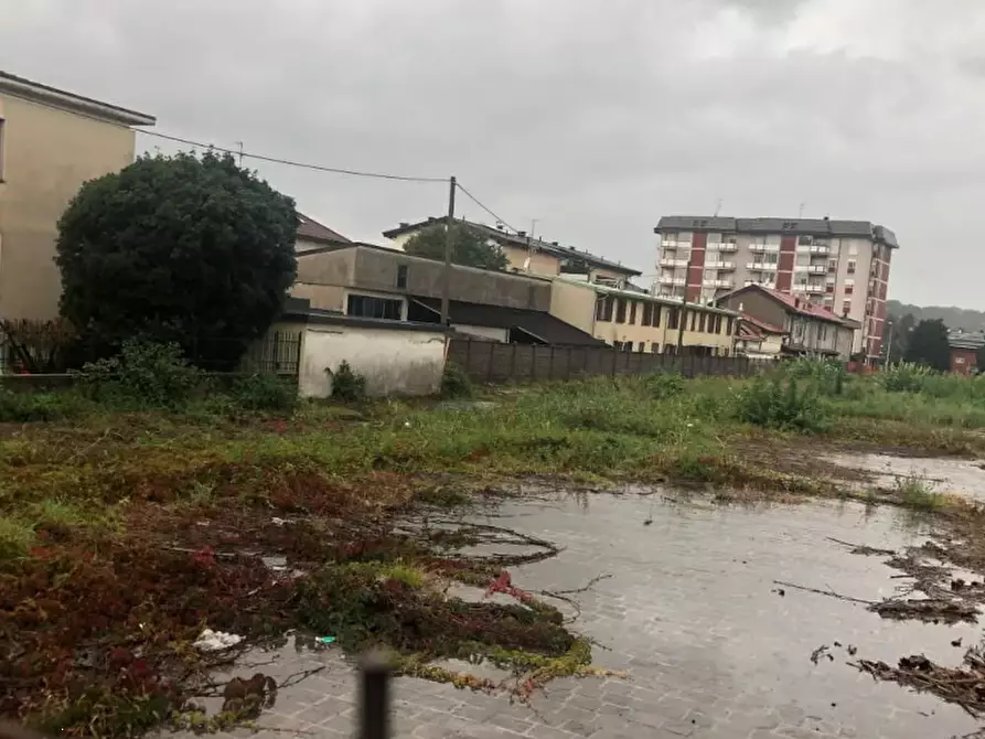 Immagine 1 di Terreno edificabile in vendita  in Via Luigi Cadorna a Carugo