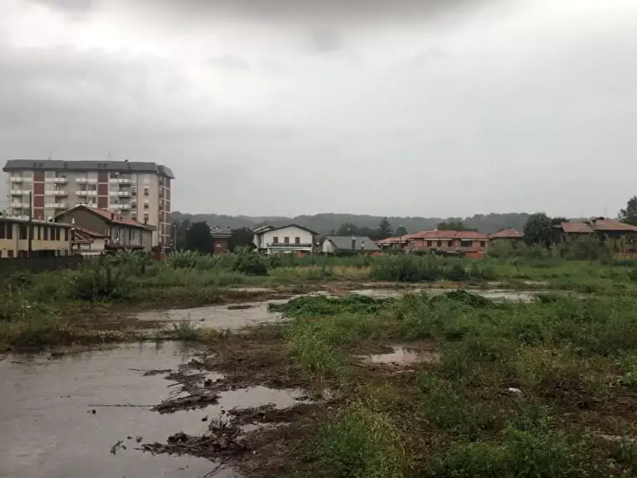 Immagine 3 di Terreno edificabile in vendita  in Via Luigi Cadorna a Carugo
