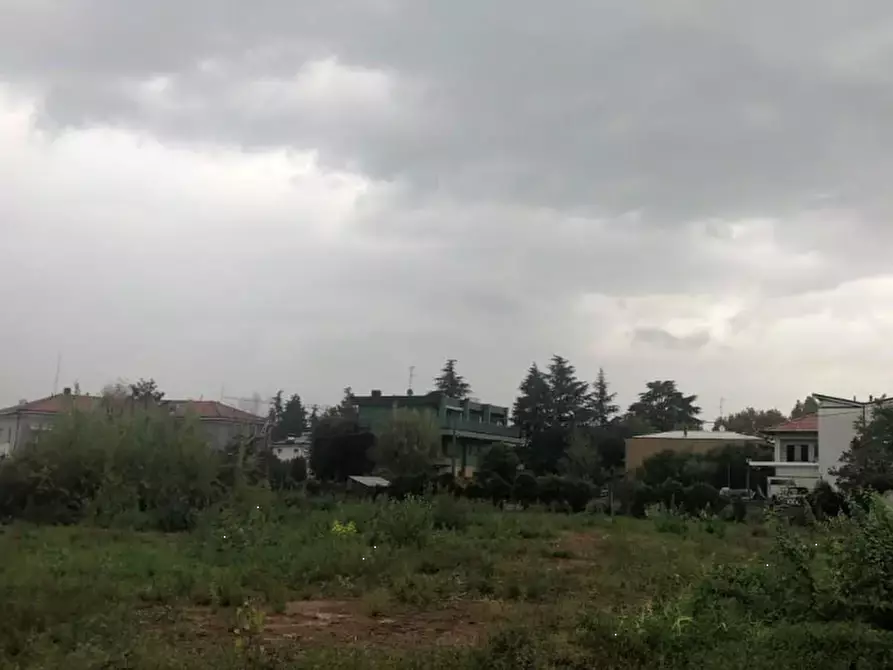 Immagine 4 di Terreno edificabile in vendita  in Via Luigi Cadorna a Carugo