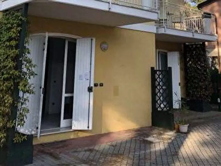 Immagine 7 di Stabile in vendita  in Via XIII Traversa a Cervia