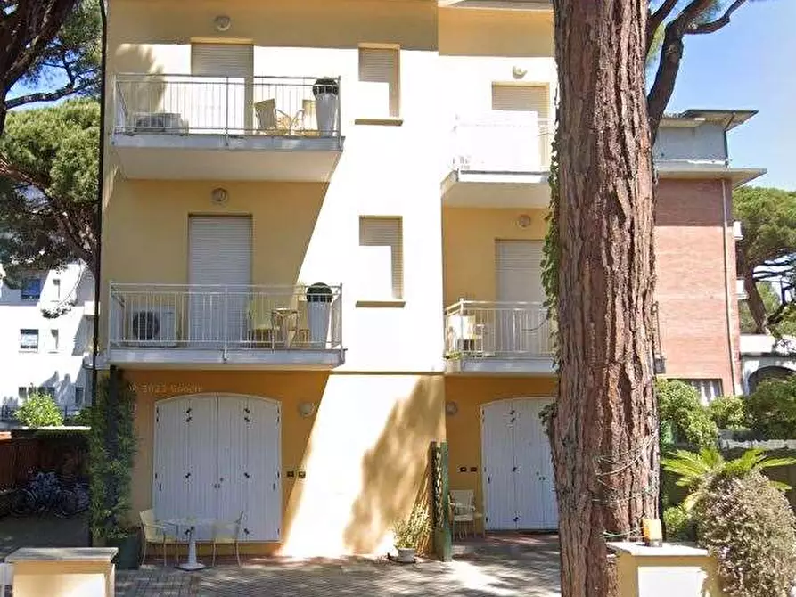 Immagine 1 di Stabile in vendita  in Via XIII Traversa a Cervia