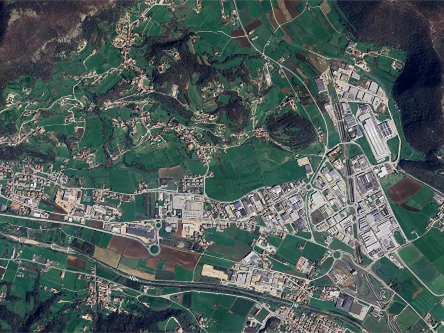 Immagine 2 di Terreno edificabile in vendita  in Via Luigi Albanese  a Cornedo Vicentino