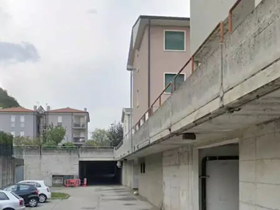 Immagine 1 di Garage in vendita  in Quartiere G. dalla Chiesa a Piovene Rocchette