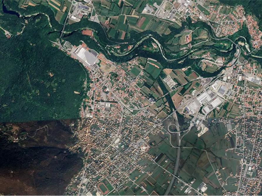 Immagine 7 di Garage in vendita  in Quartiere G. dalla Chiesa a Piovene Rocchette