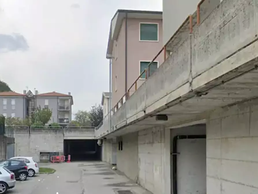 Immagine 1 di Garage in vendita  in Quartiere G. Dalla Chiesa a Piovene Rocchette