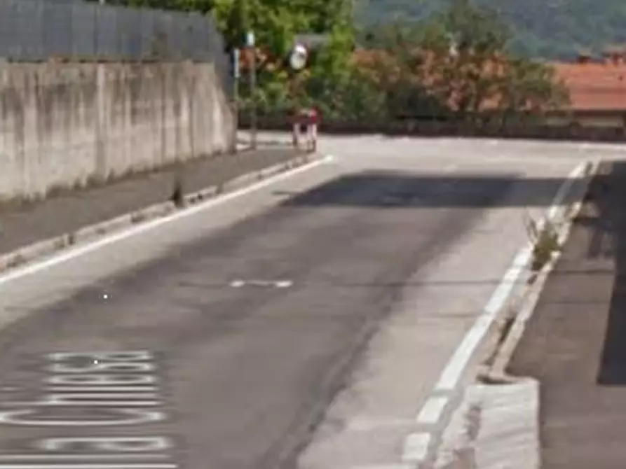 Immagine 2 di Garage in vendita  in Quartiere G. Dalla Chiesa a Piovene Rocchette