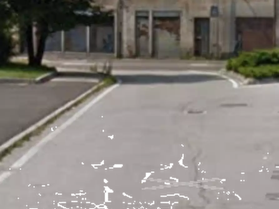 Immagine 3 di Garage in vendita  in Quartiere G. Dalla Chiesa a Piovene Rocchette
