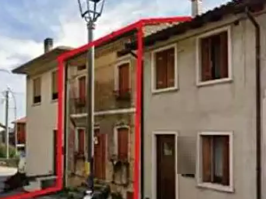 Immagine 3 di Porzione di casa in vendita  in Via Romolo e  Rodolfo Mazzacavallo a Cogollo Del Cengio