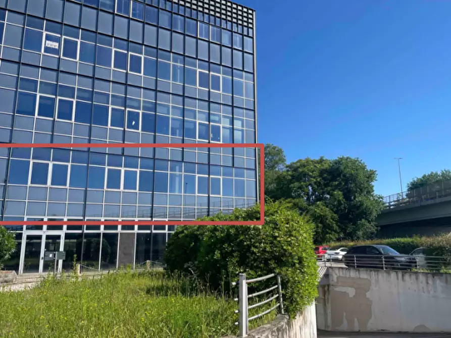 Immagine 1 di Laboratorio in vendita  in Via Vecchia Ferriera a Vicenza