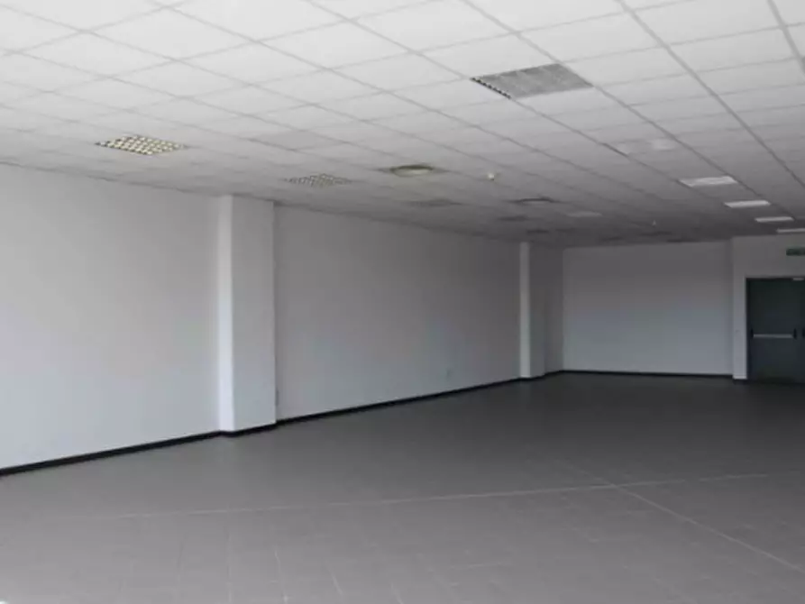 Immagine 4 di Laboratorio in vendita  in Via Vecchia Ferriera a Vicenza