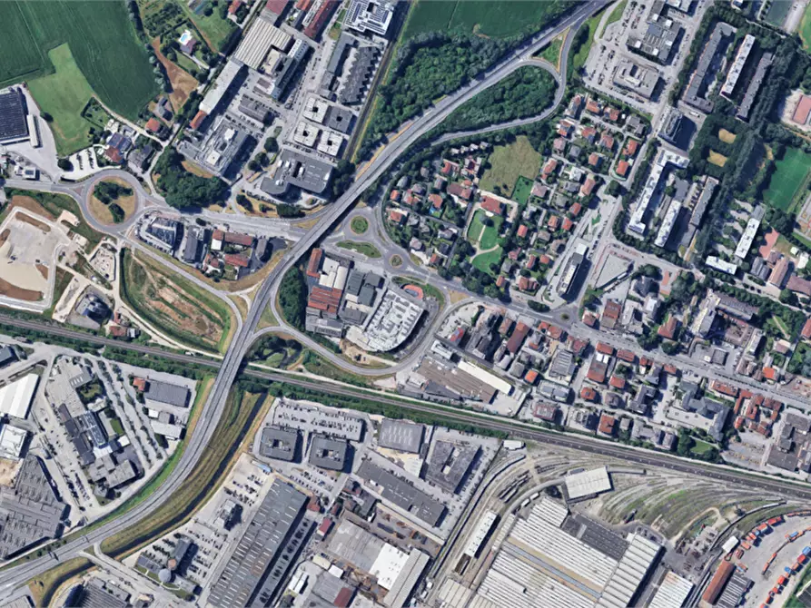 Immagine 10 di Laboratorio in vendita  in Via Vecchia Ferriera a Vicenza