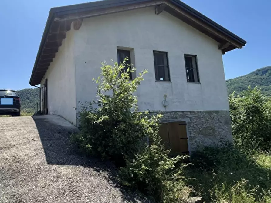 Immagine 8 di Rustico / casale in vendita  in Via Rivella a Castel D'aiano