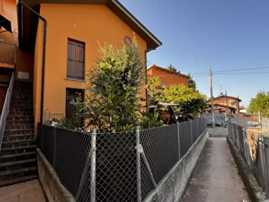 Immagine 2 di Appartamento in vendita  in via Montanara a Imola