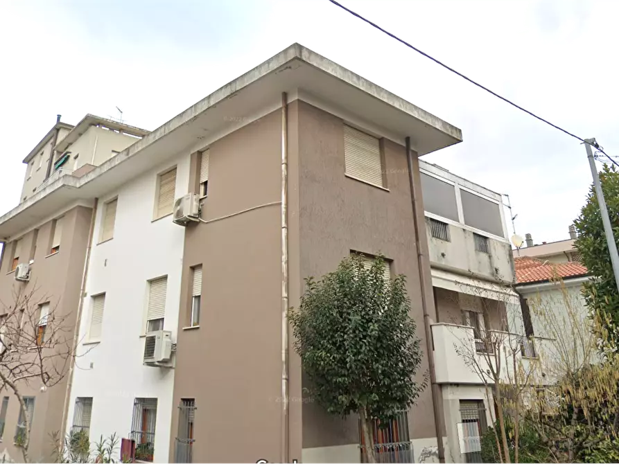Immagine 4 di Appartamento in vendita  in  Viale Cormons  a Rimini