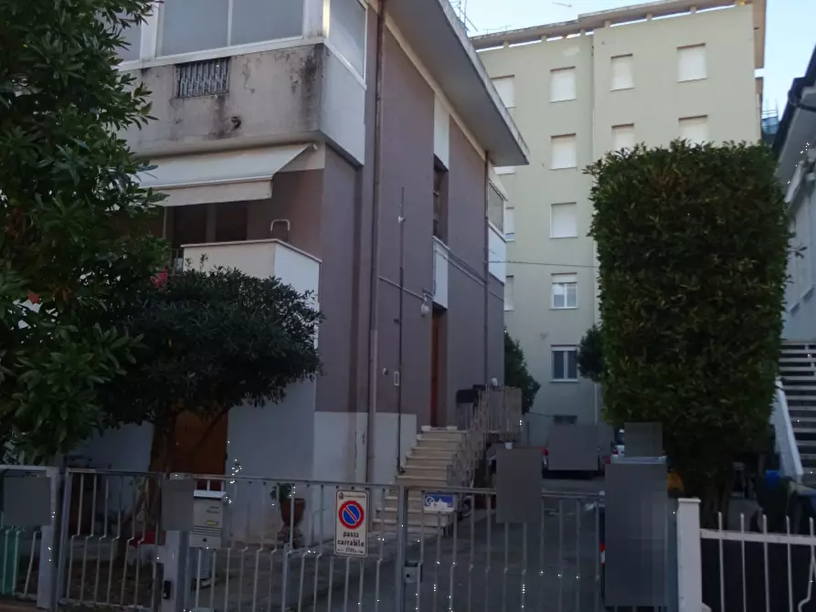 Immagine 9 di Appartamento in vendita  in  Viale Cormons  a Rimini