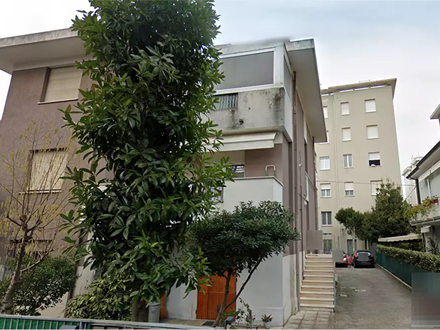 Immagine 11 di Appartamento in vendita  in  Viale Cormons  a Rimini