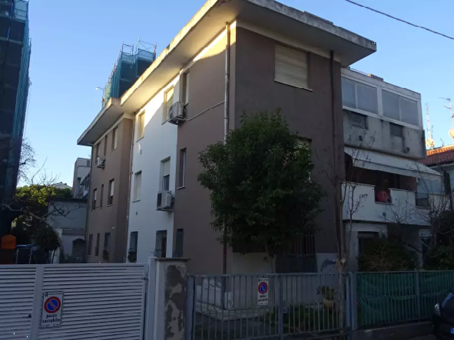 Immagine 1 di Appartamento in vendita  in  Viale Cormons  a Rimini