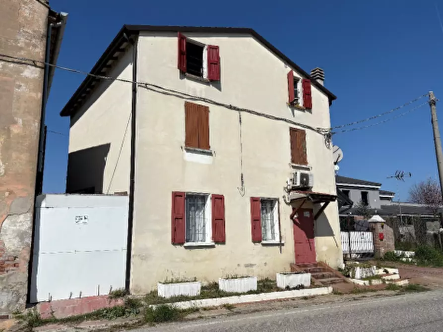 Immagine 1 di Casa indipendente in vendita  in Strada San Bernardino a Novellara